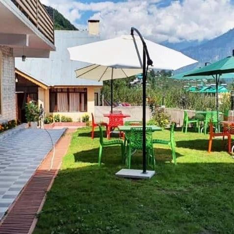Hotel Alpine View Sarāhan Екстериор снимка