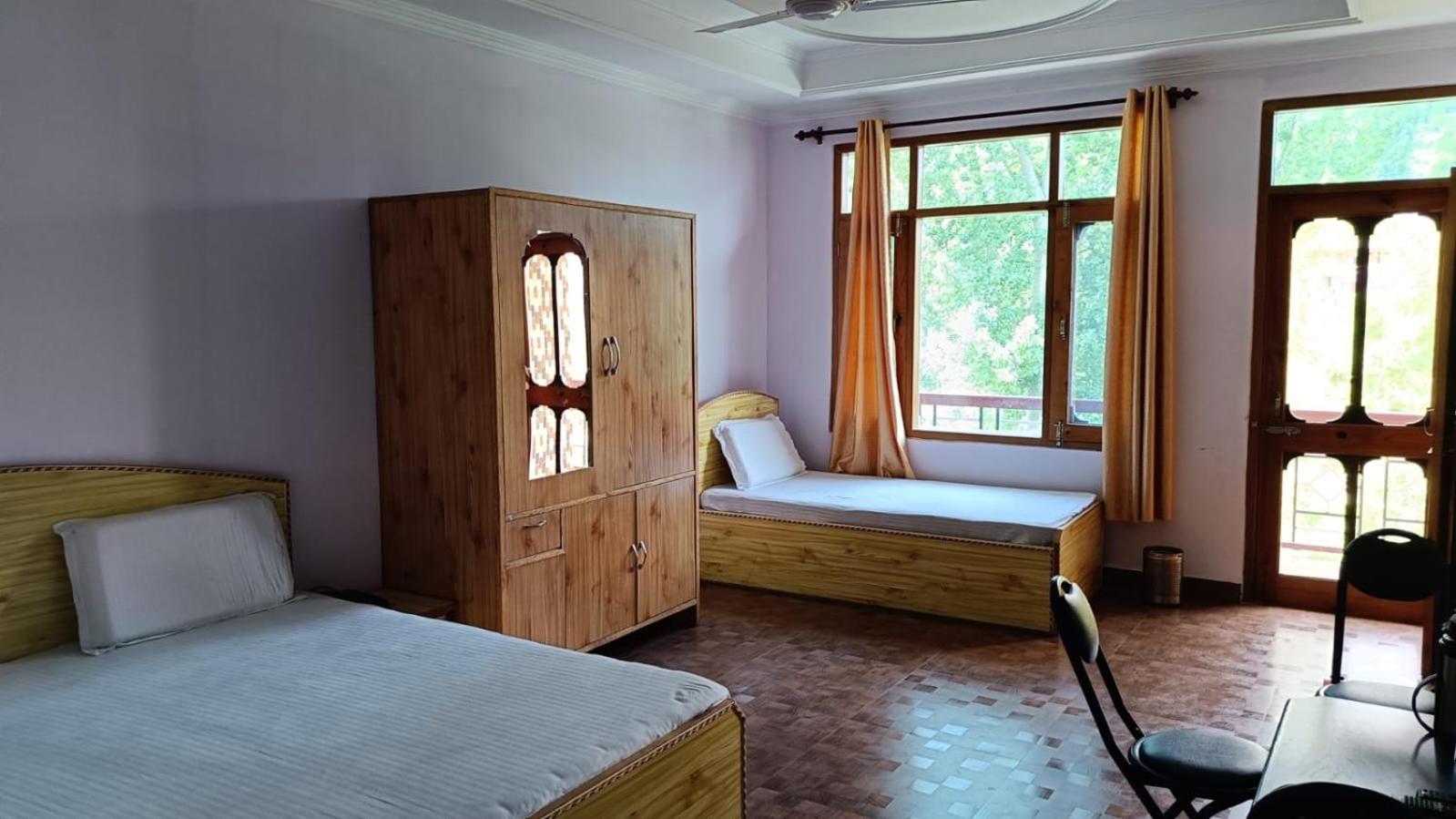 Hotel Alpine View Sarāhan Екстериор снимка