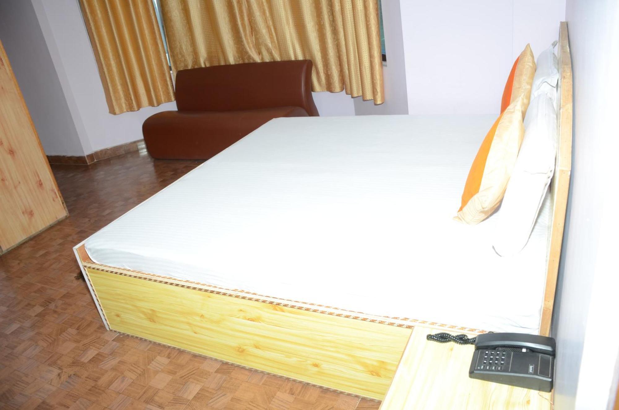 Hotel Alpine View Sarāhan Екстериор снимка