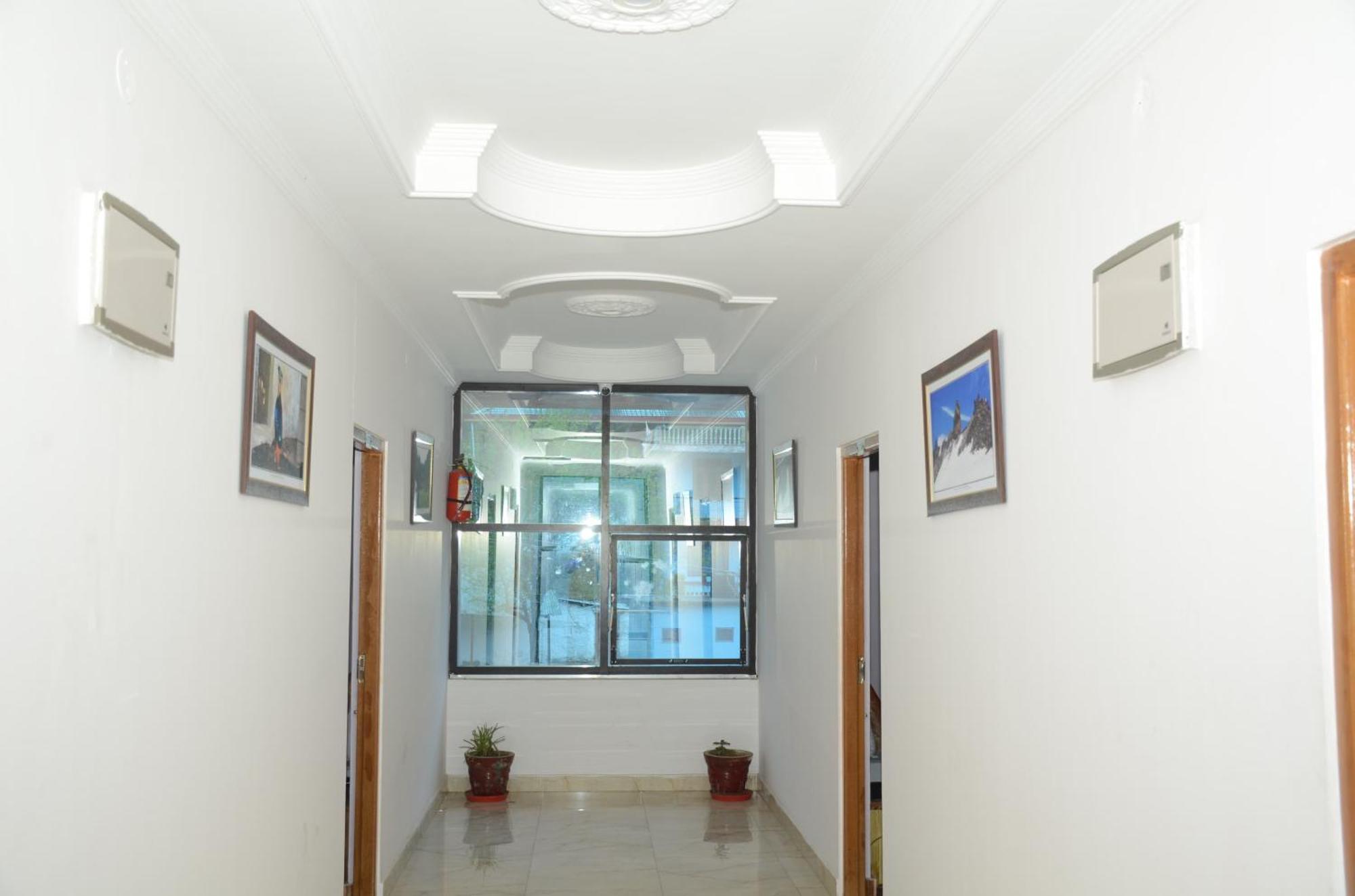 Hotel Alpine View Sarāhan Екстериор снимка