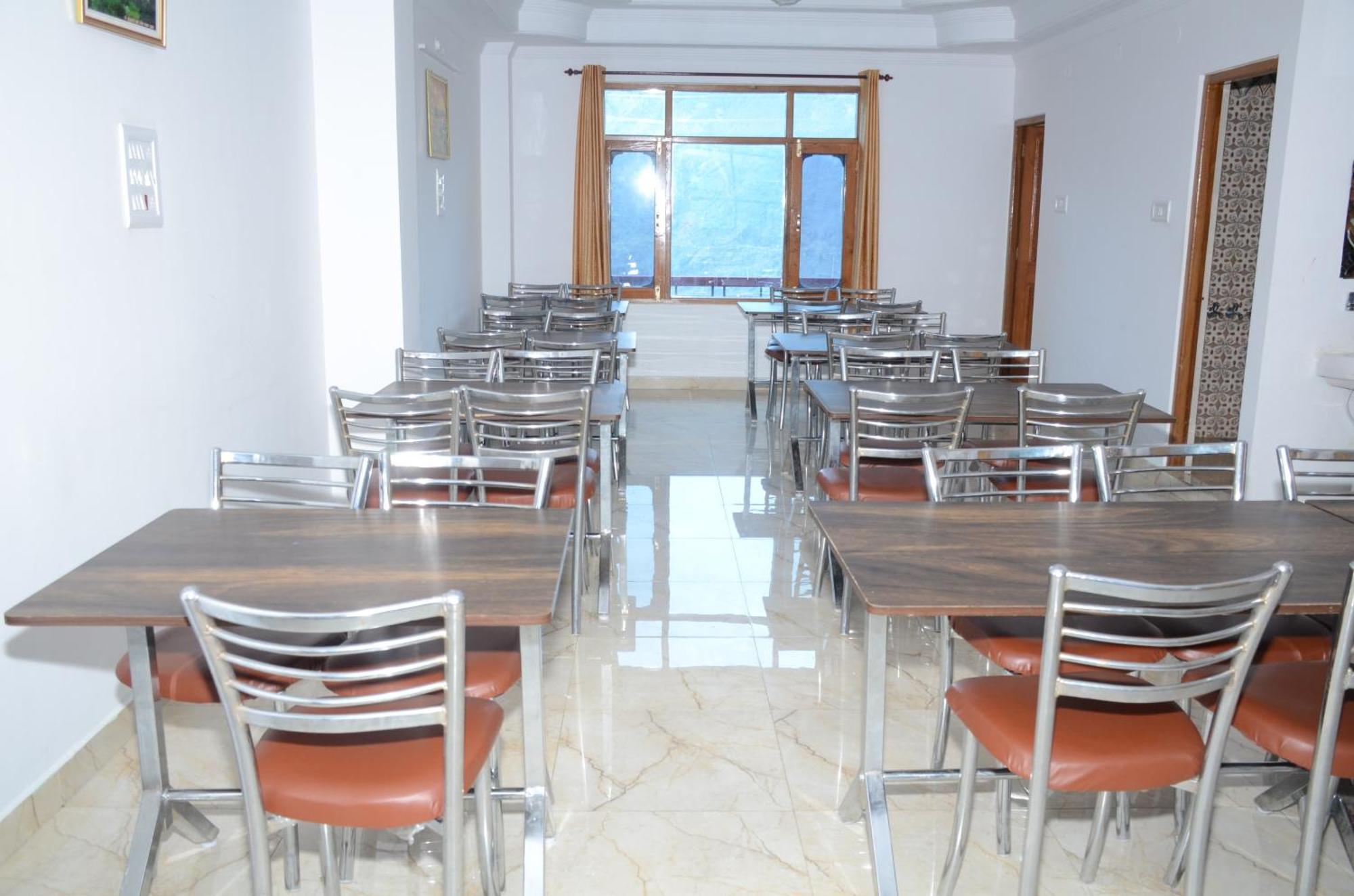 Hotel Alpine View Sarāhan Екстериор снимка