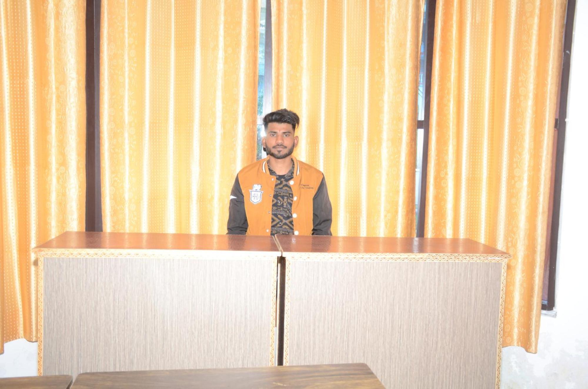 Hotel Alpine View Sarāhan Екстериор снимка